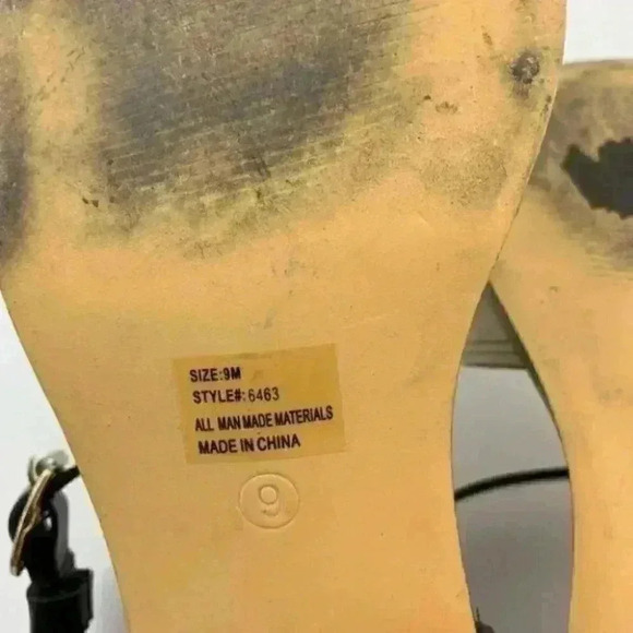 NYC Co sandals size 9 6463 gold black criss cross - Picture 7 of 8